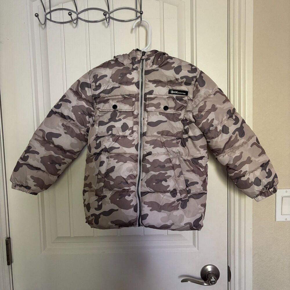 iXtreme outfitters camouflage puffer kids jacket w/dual chest pockets sze small